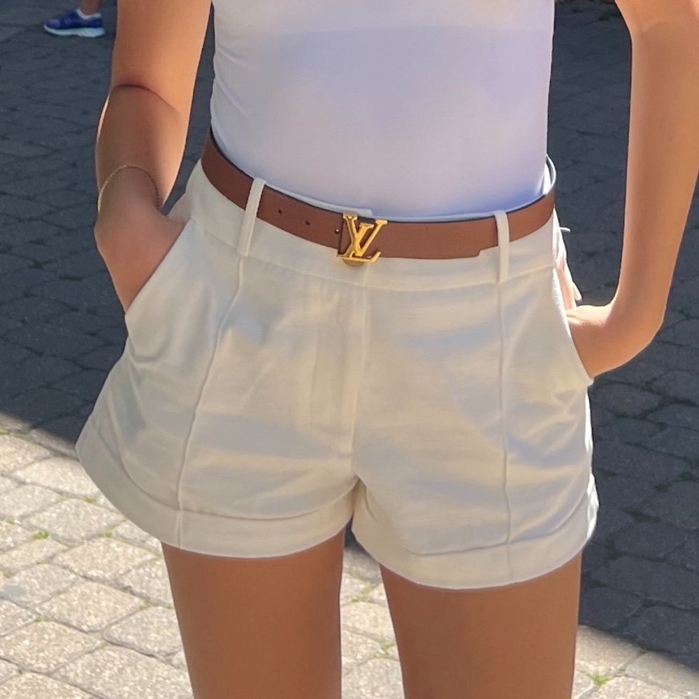 Zara Women's Cream Shorts